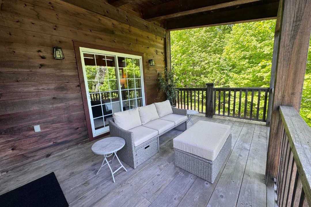 Photo of Patio Balcony in Val-des-Lacs