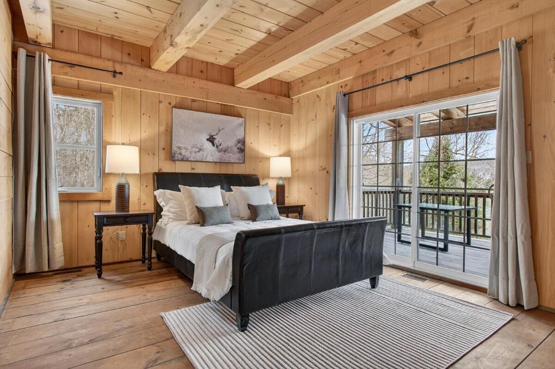 Photo of Bedroom in Val-des-Lacs