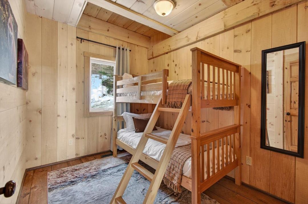 Photo of Bedroom in Val-des-Lacs