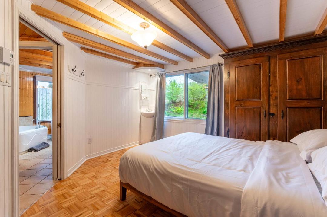 Photo of Bedroom in Chertsey