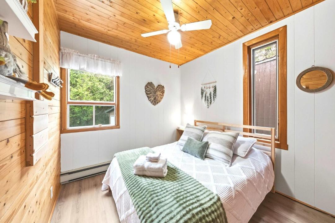 Photo of Bedroom in Saint-Leon-de-Standon