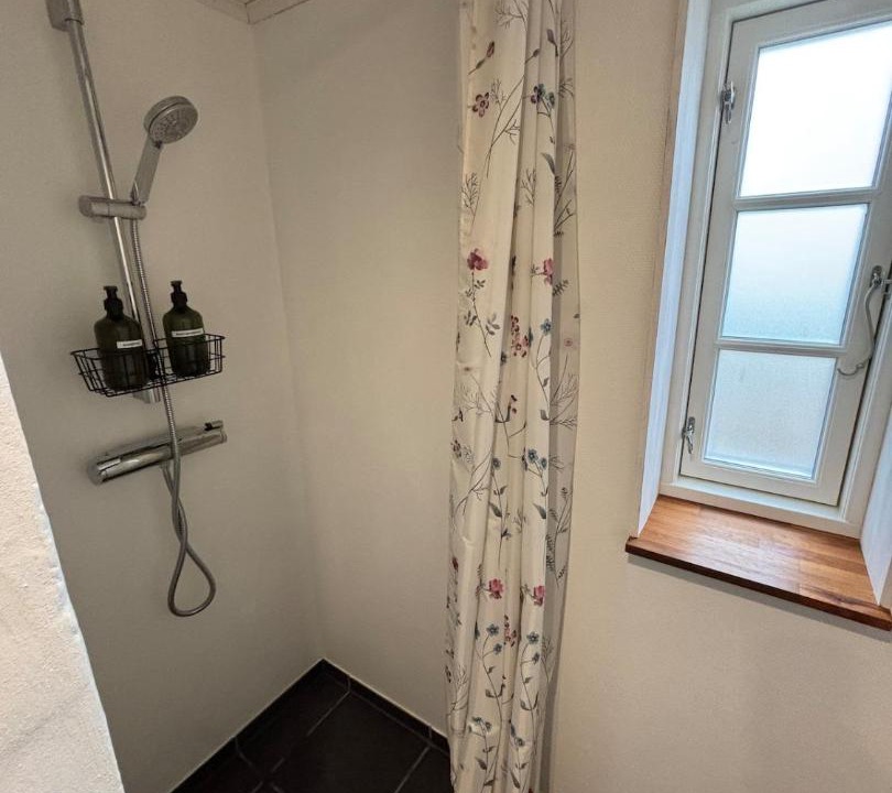 Photo of Bathroom in Sandavagur
