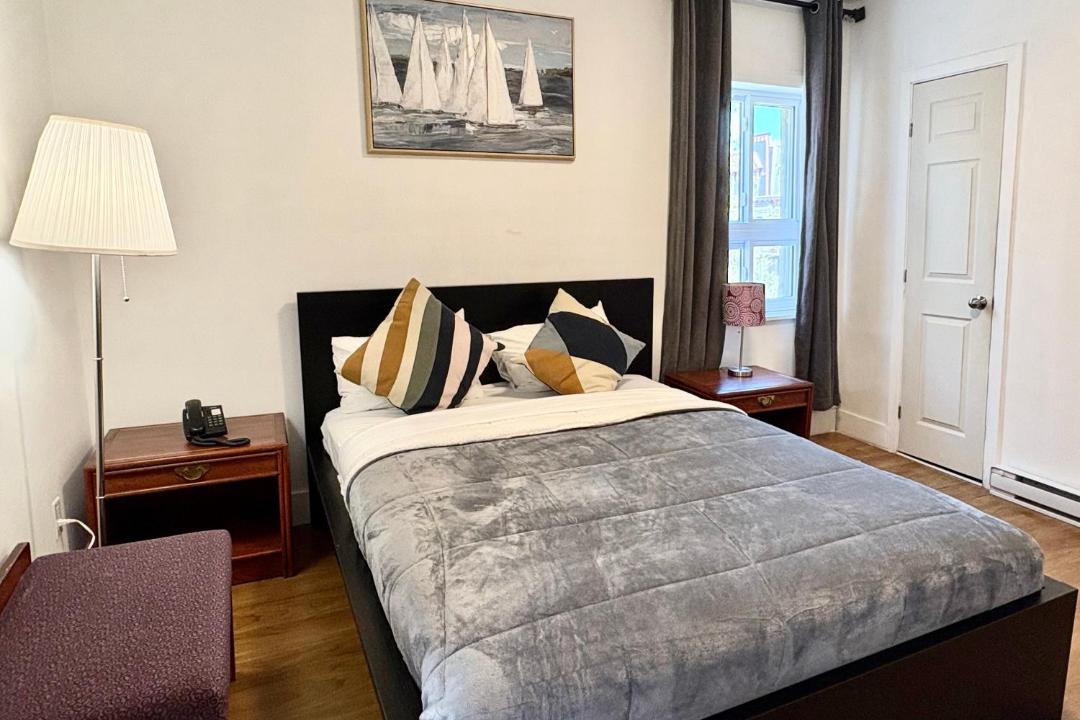 Photo of Bedroom in Plateau Mont Royal