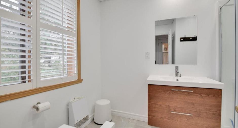 Photo of Bathroom in Saint-Jean-de-l'lle-d'Orleans