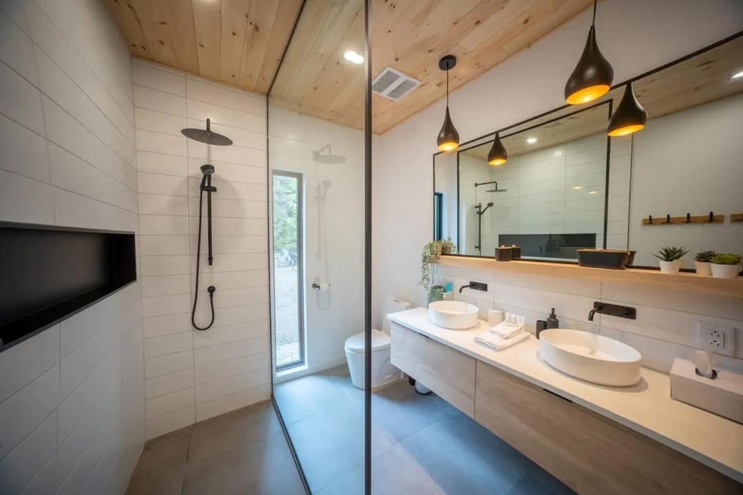 Photo of Bathroom in Saint Come