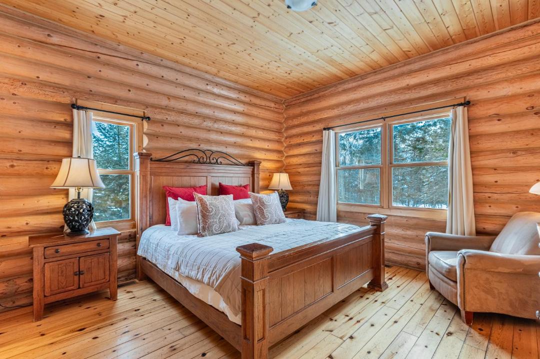 Photo of Bedroom in Fiddler Lake Resort