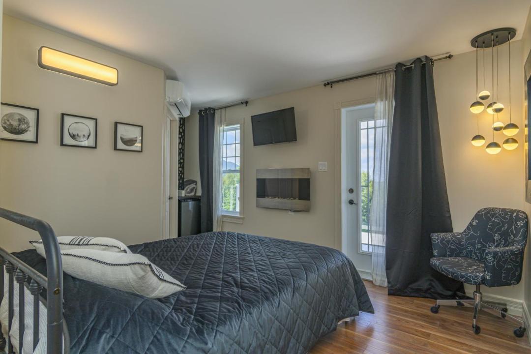 Photo of Bedroom in Val-Racine