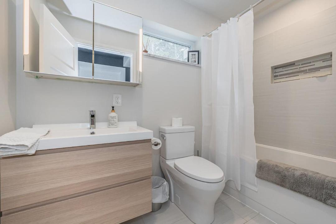 Photo of Bathroom in Tobermory