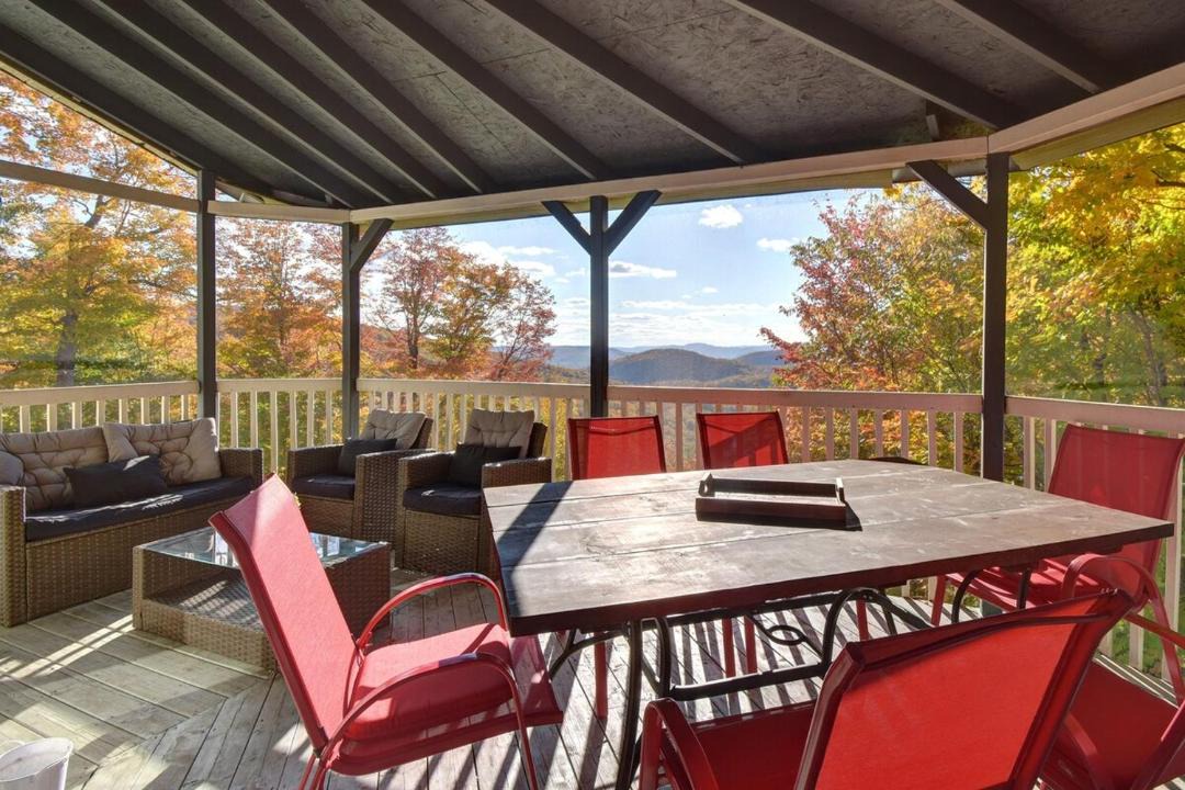 Photo of Patio Balcony in Saint-Faustin-Lac-Carre