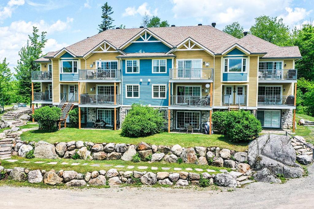 Photo of Buildings in Saint-Faustin-Lac-Carre