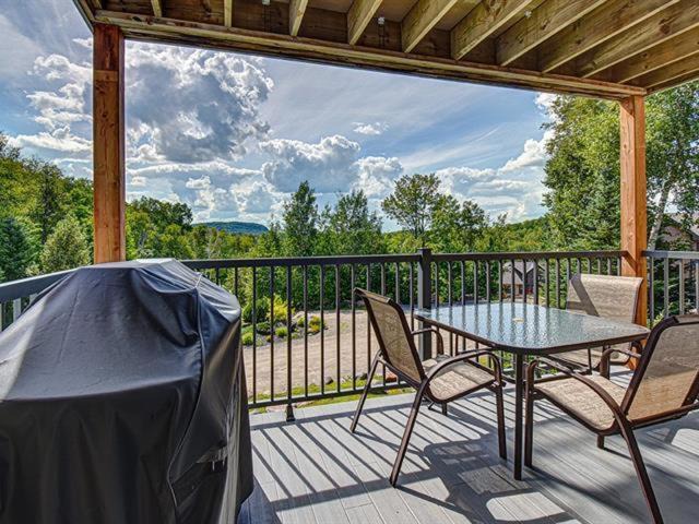 Photo of Patio Balcony in Saint-Faustin-Lac-Carre