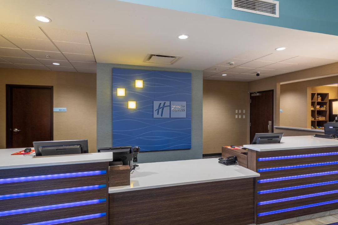 Photo of Others in Golden