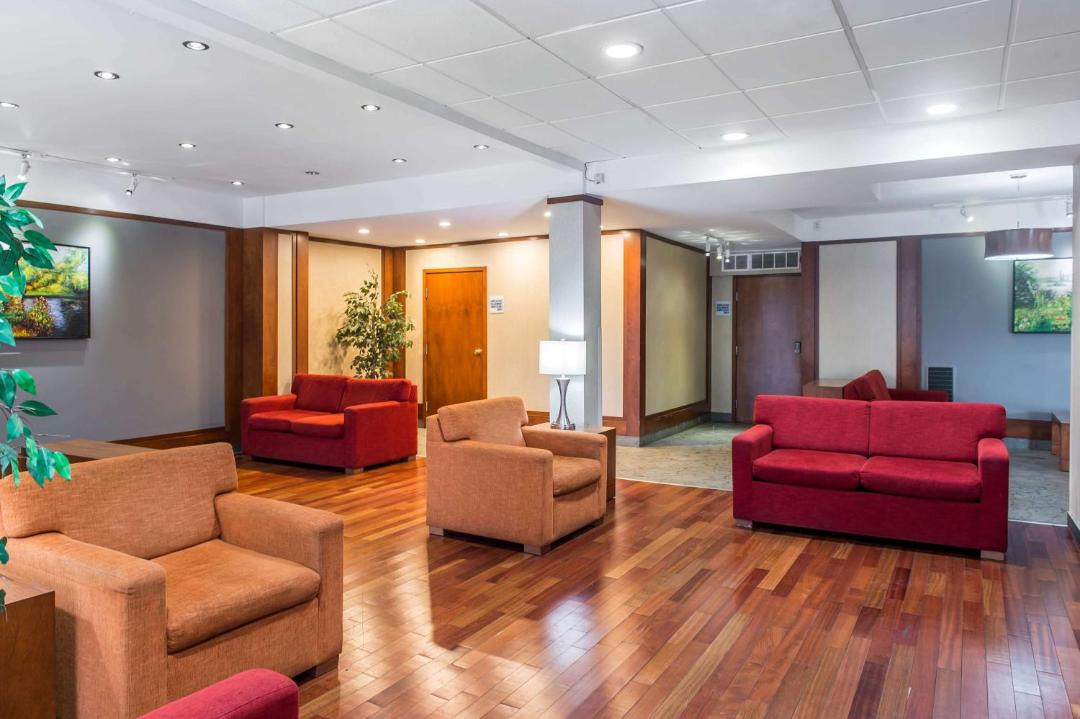 Photo of Livingroom in Cote-Des-Neiges—Notre-Dame-De-Grace