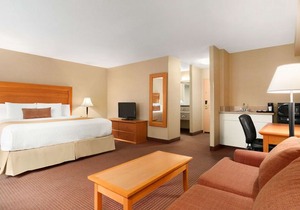 Days Inn by Wyndham Edmonton Downtown