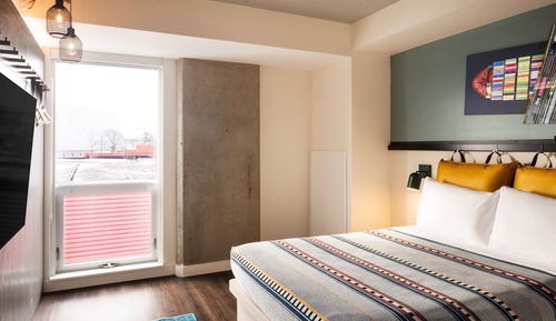 Room, 1 Queen Bed, Hearing Accessible (Roll-in Shower)