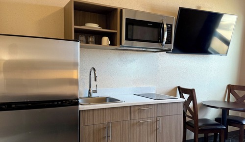Deluxe Single Room, 1 Queen Bed, Kitchen