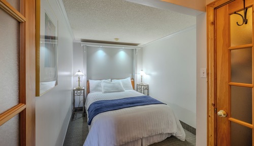 Economy Room