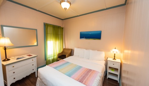 Economy Room, 1 Queen Bed