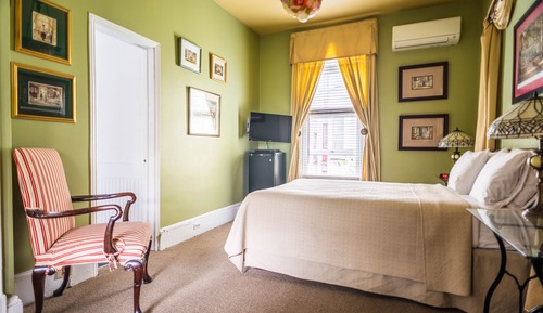 Room (18)