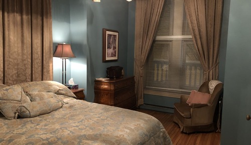 Suite de Madame Belanger, 1 grand lit et 1 canapé-lit, non-fumeurs, vue ville