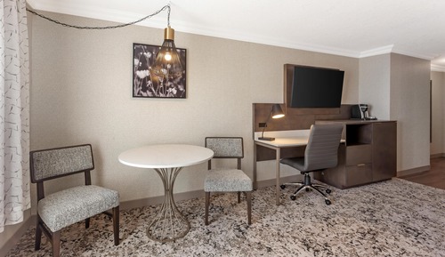 Standard Room, 1 King Bed, Accessible, Non Smoking (Walk-in Shower)