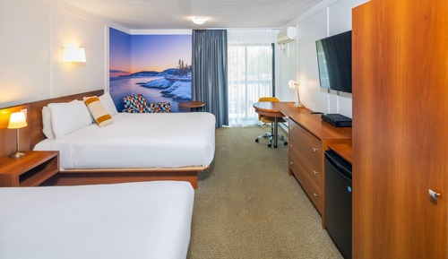 Standard Room, Multiple Beds, Non Smoking