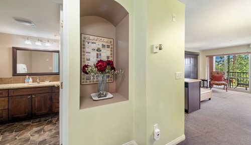 Deluxe Studio, Kitchen, Golf View