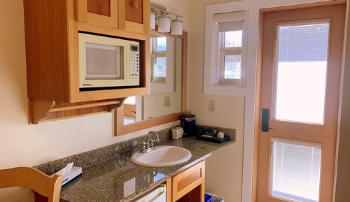 Deluxe Room, 2 Queen Beds, Balcony (No Pets)