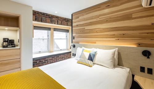 Basic Room, 1 Queen Bed