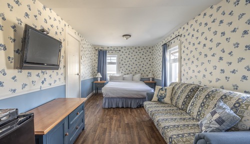 Basic Double Room, 1 Queen Bed with Sofa bed, Annex Building