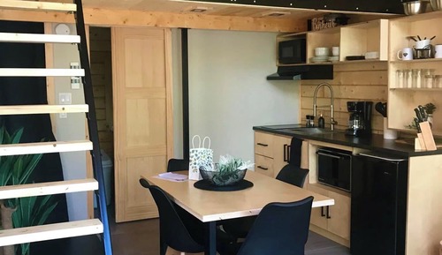 L Adele - A cozy and inviting chalet with a private spa