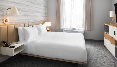 One-Bedroom King Suite with Sofa Bed 