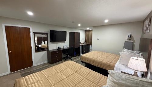 Deluxe Queen Room