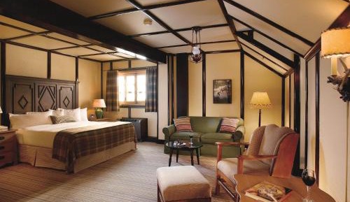 Deluxe Room 1 King Bed
