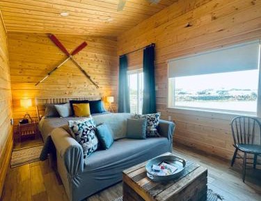 Bungalow - Water Front 