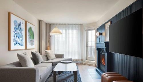 Suite, 1 Bedroom Suite, 2 Queen, Sofa bed, Fireplace