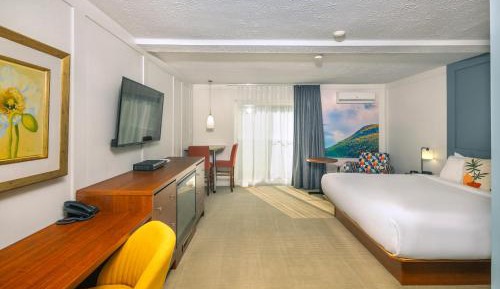 King Suite with Sofabed - Non-Smoking
