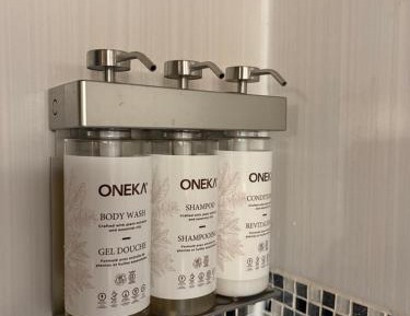 Queen Room with Spa Bath