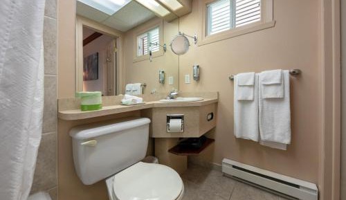 Standard Queen Room with Kitchenette