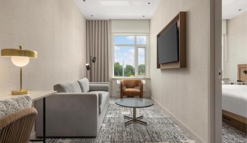 One-Bedroom King Suite