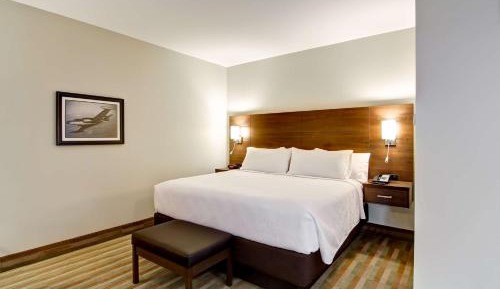 King Room with Roll-in Shower - Disability Access/Non-Smoking