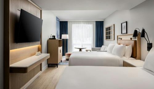 Queen Room with Two Queen Beds and Garden View