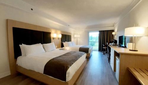 Lakeside prestige room with 2 Queen beds