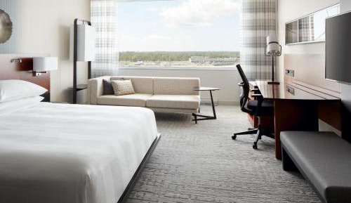 King Room with Airport View