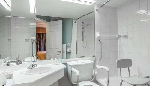 Queen Suite with Two Queen Beds - Accessible/Non-Smoking