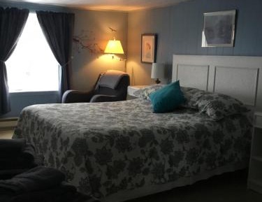 Standard Double Room with Shared Bathroom