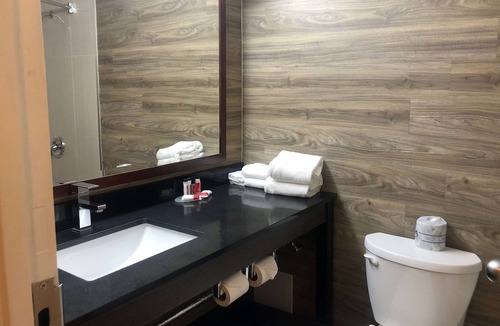Lindsay Hotel | Ramada by Wyndham Lindsay