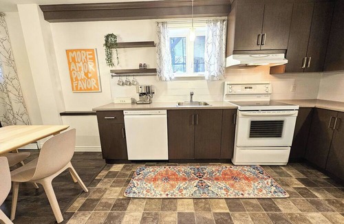 Chutes-Montmorency Apartment | Great apartment for all your family and friends with garden and private parking