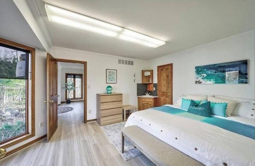 Eugenia Cottage | Lake Eugenia Getaway Lodge!
