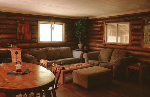 Mattawa Cabin | Secluded Log Cabin Getaway in the Wilderness near North Bay, Ontario